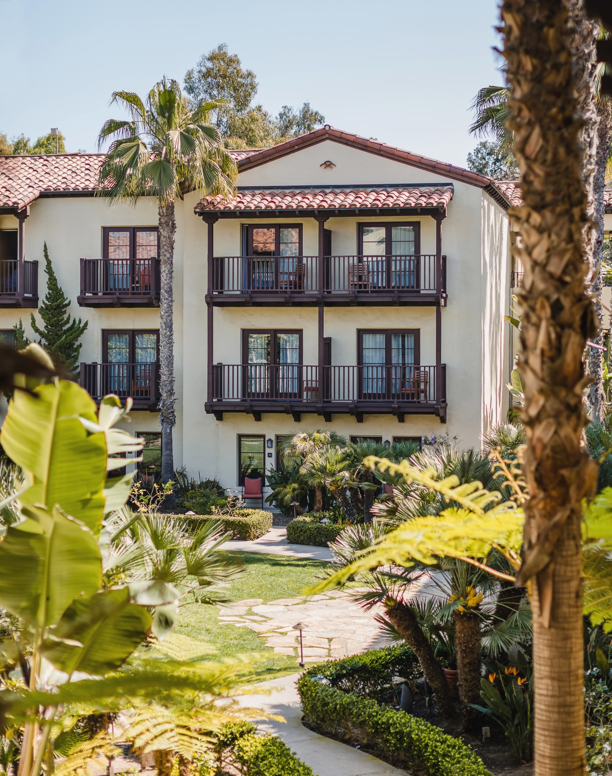 Picture of a building from the Estancia La Jolla in California