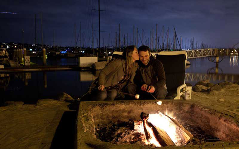 4-SMores-on-the-Beach