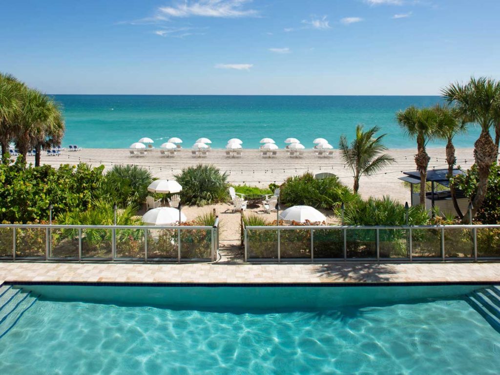 Sole Miami resort pool and beach view
