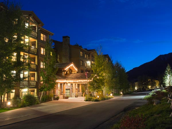 Teton Mountain Lodge Exterior.