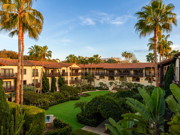 Estancia Courtyard